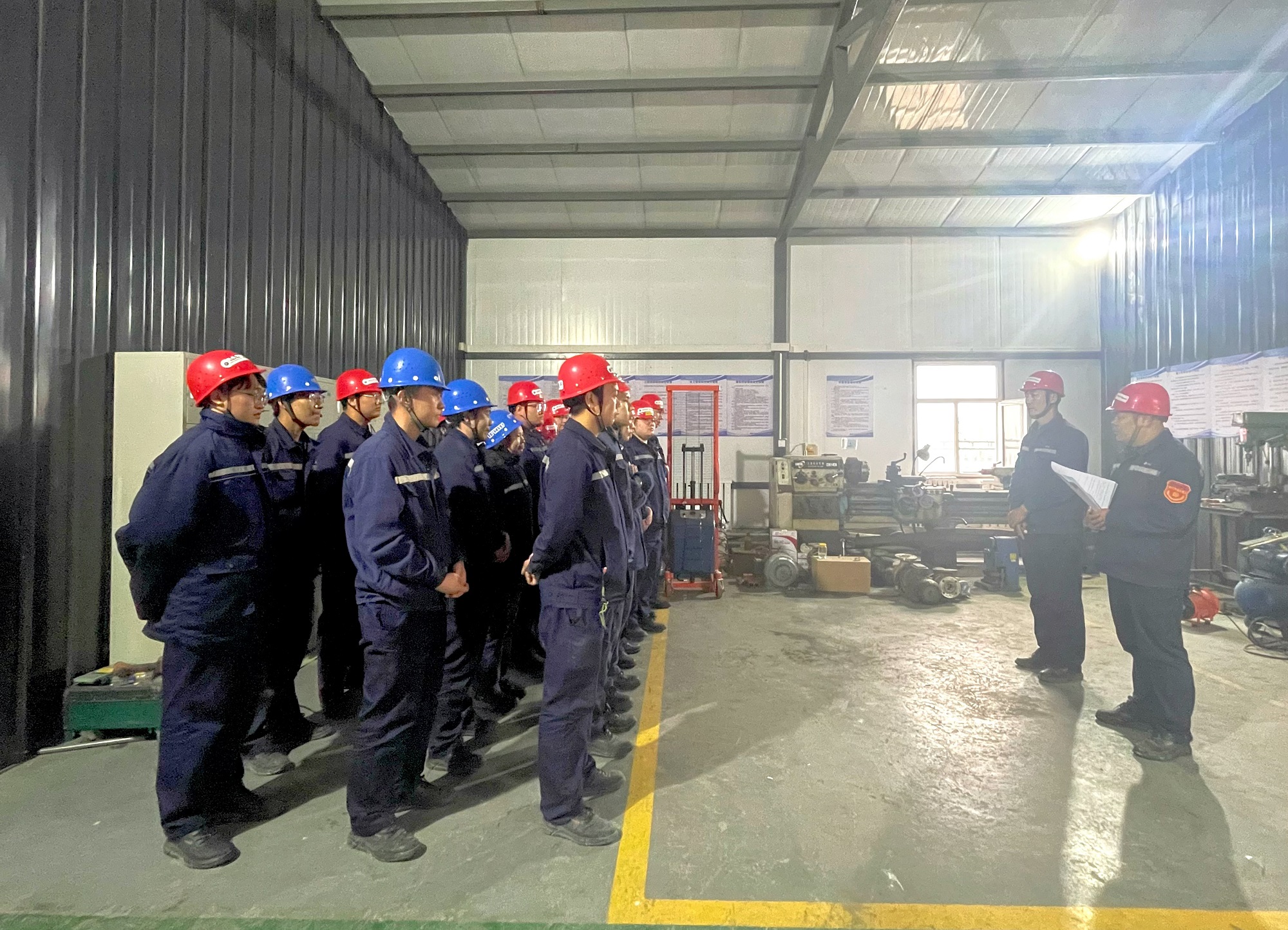 抓实安全演练 严守安全底线— —新疆广投桂东电子开展触电及物体打击现场处置演练 