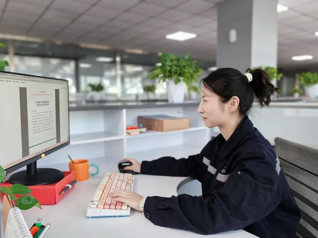 勤为底色，精作锋芒——记新疆广投桂东电子先进工作者李心如 