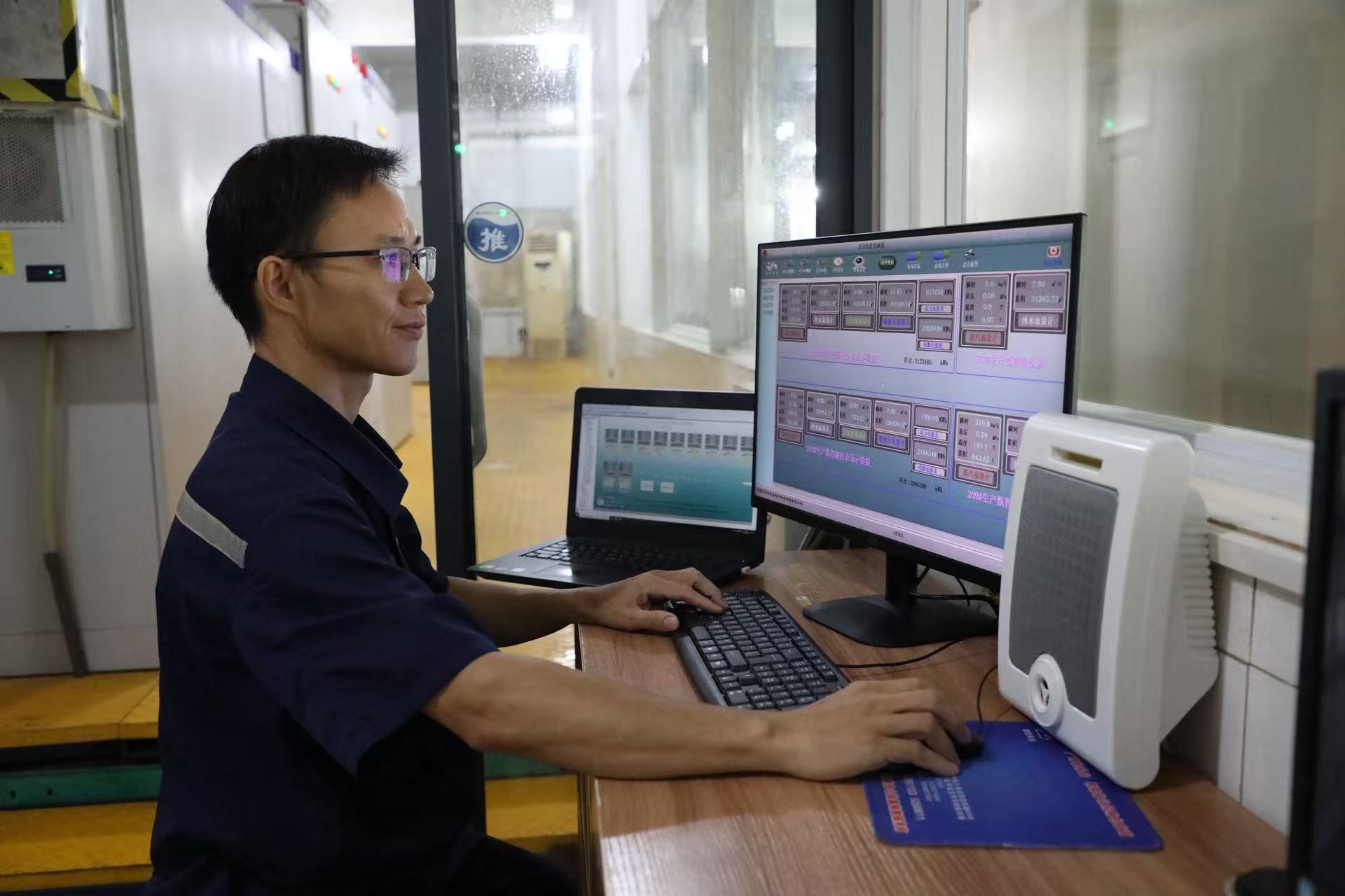 喜报!桂东电子邹振波同志荣获2025年“贺州工匠”称号